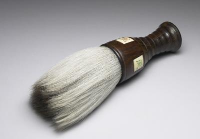 图片[2]-Bulbous-handled wooden writing brush, attributed to He Lianqing. Qing dynasty (1644-1911).-China Archive